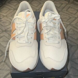 New Balance Women's 237 Retro Sneaker in Orange Beige Size 8